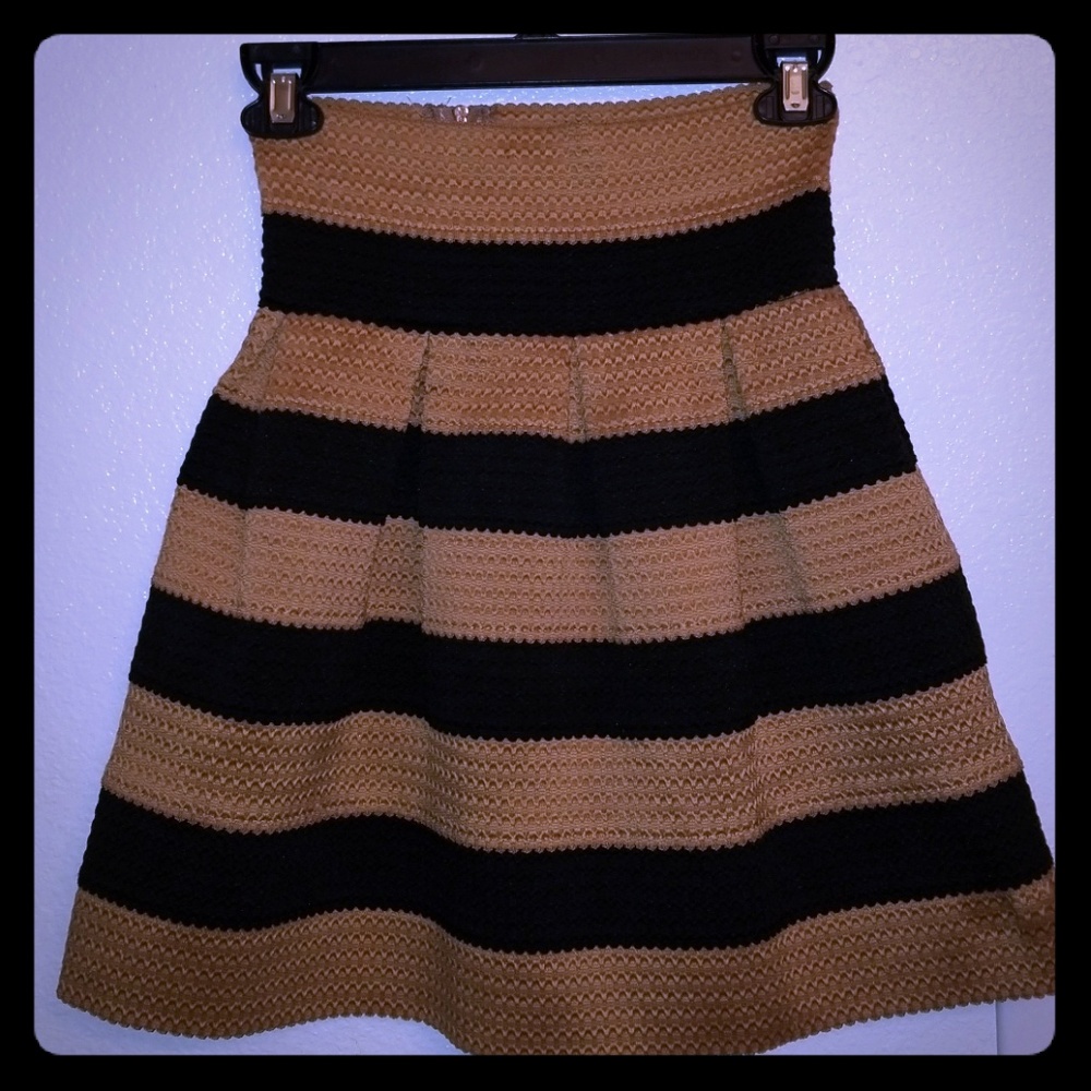 Neslay Circle Mini skirt size small